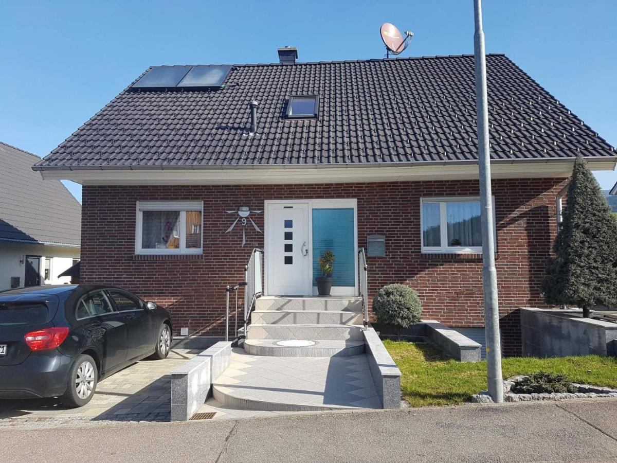 Gemuetliches Haus Im Herzen Des Schwarzwaldes Fuer Bis Zu 9 Personen Elzach Exterior photo